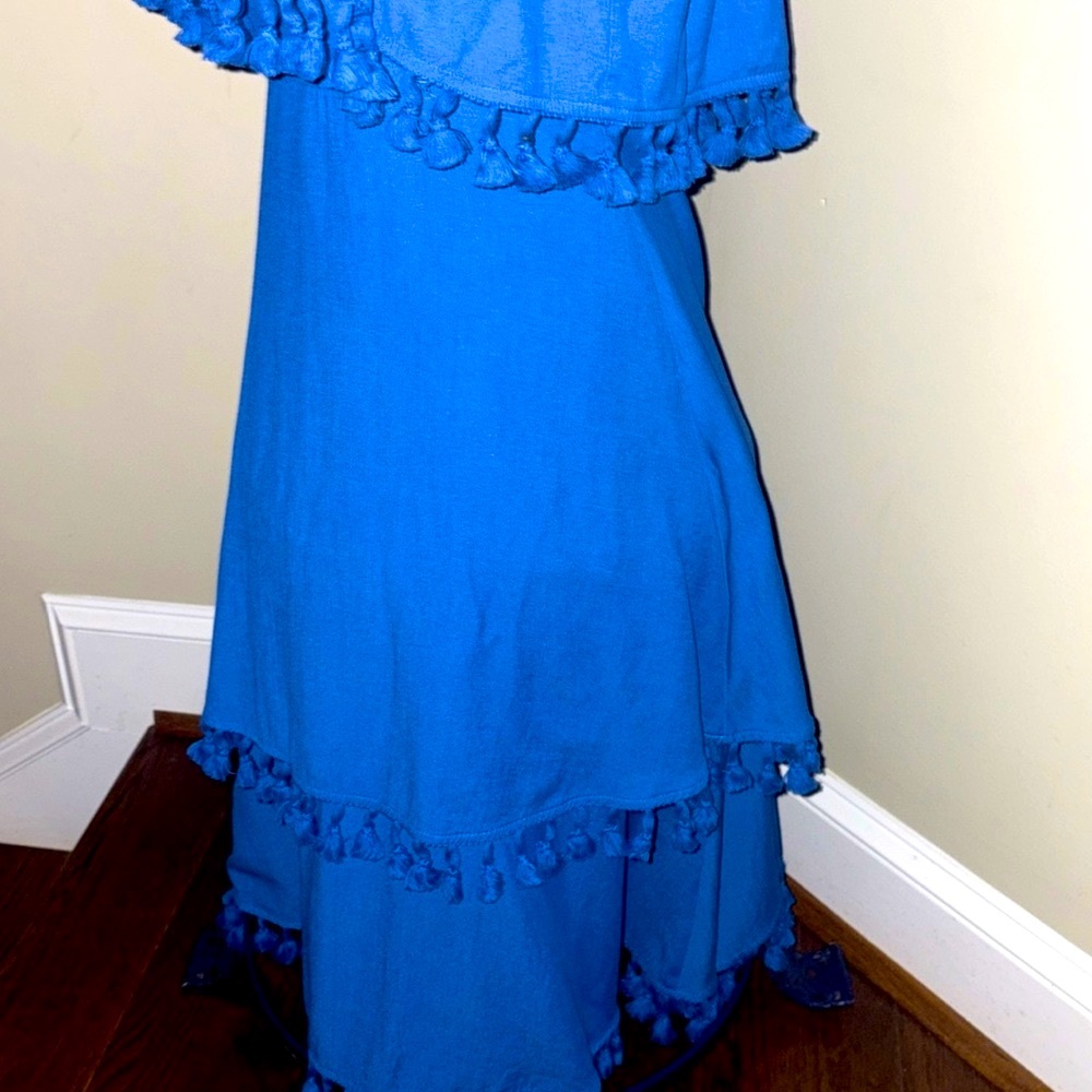 NWOT- Lulus Blue Layered Dress with beautiful embroidered accents on dress Med - Picture 4 of 14